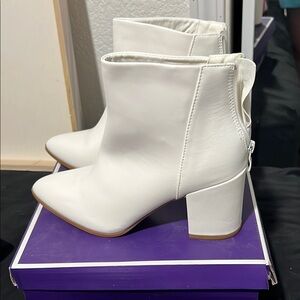 TOP Moda White Ankle Booties with Chunky Heel